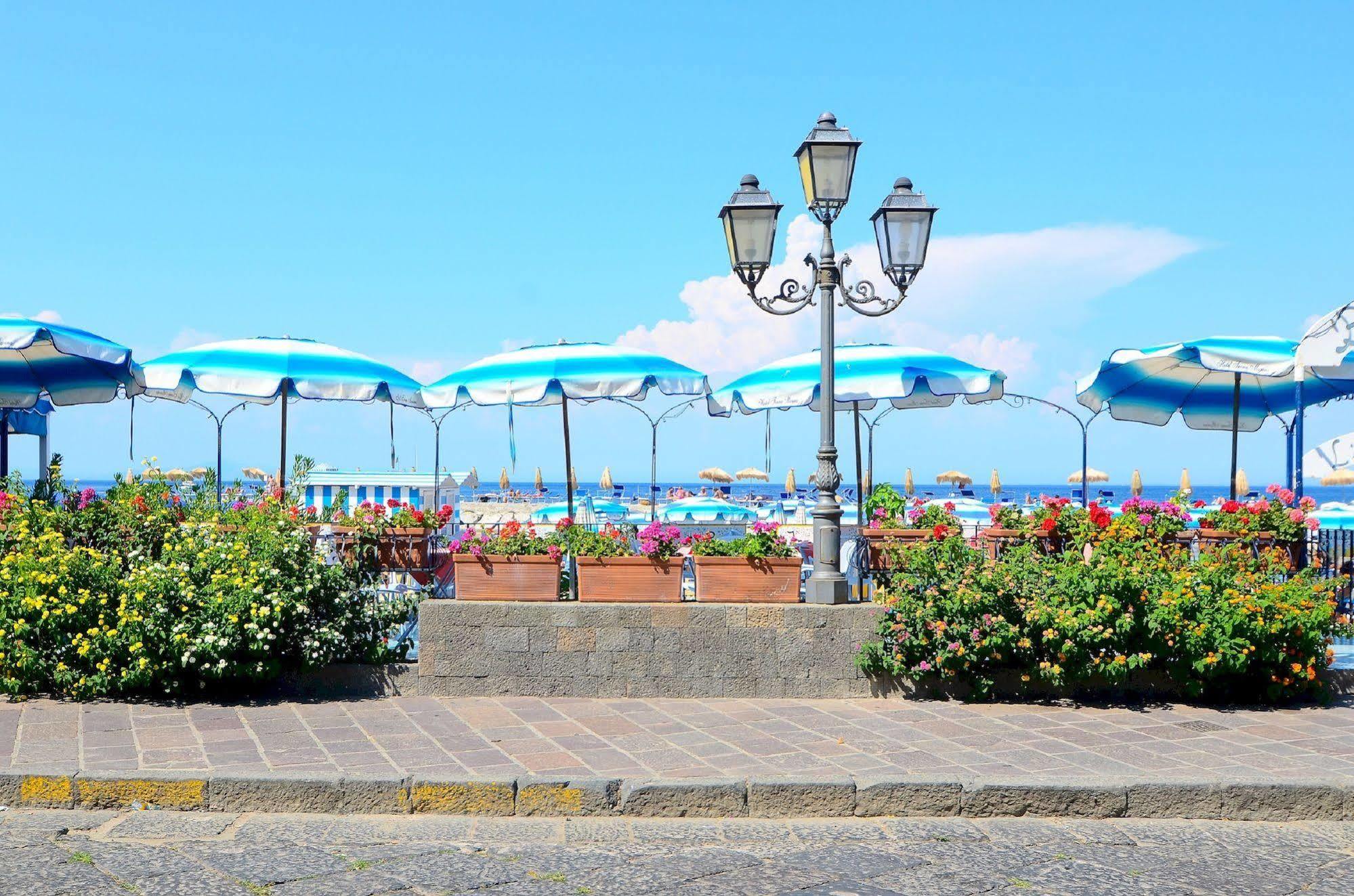 Hotel Terme Marina Lacco Ameno Kültér fotó